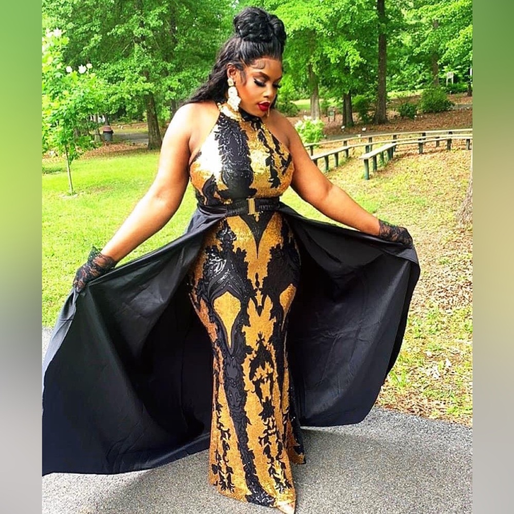 Women Plus Sequin Black & Gold Formal Evening Gown